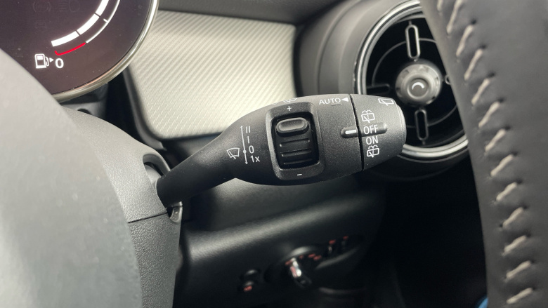 MINI Hatchback 1.5 Cooper Exclusive Premium 5dr Petrol Hatchback